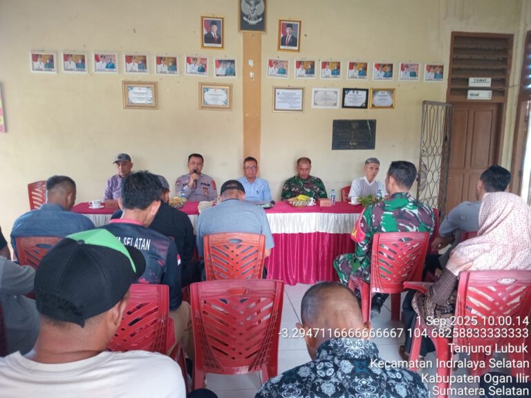 Personil Polsek Indralaya Ikuti Rapat Koordinasi bersama Forkopimcam Indralaya Selatan untuk Cegah Potensi Gangguan Kamtibmas