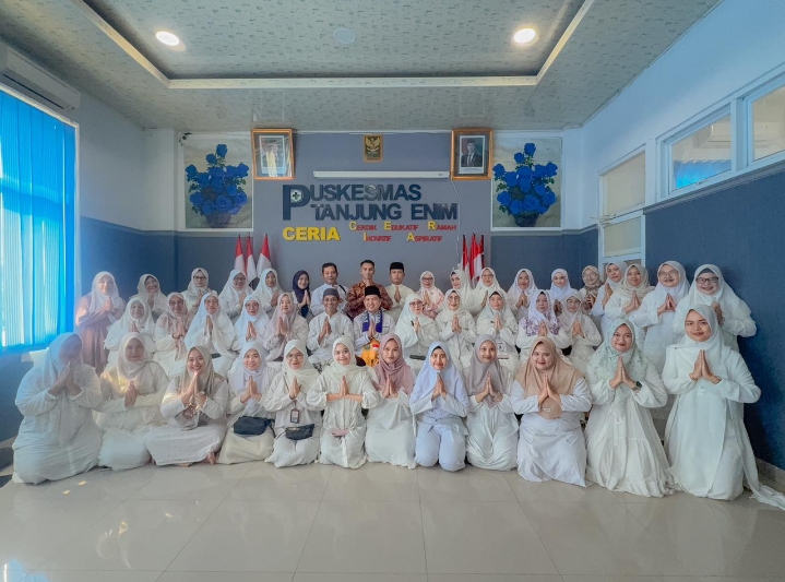 Sambut ramadhan yang penuh berkah ,puskesmas Tanjung enim gelar kajian dan temu maaf seluruh pegawai bersama Ustadz Ali Mursi S.Sos,i,M.Us